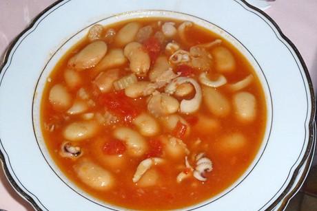 Bohnensuppe mit Calamari