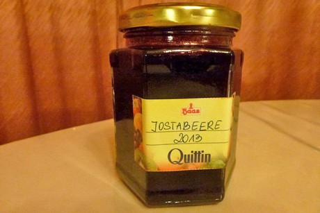 Jostabeeren eingelegt