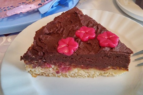 Donau-Wellen-Himbeer-Torte