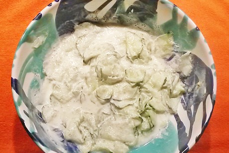 Gurkensalat mit Rahm