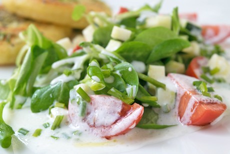Joghurt Schnittlauch Dressing mit Ingwer