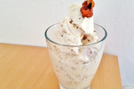 Nusstraum mit Eis