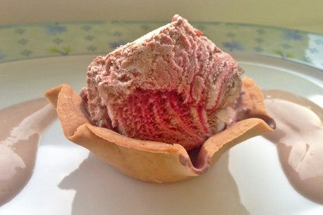 Keksschale mit Eis