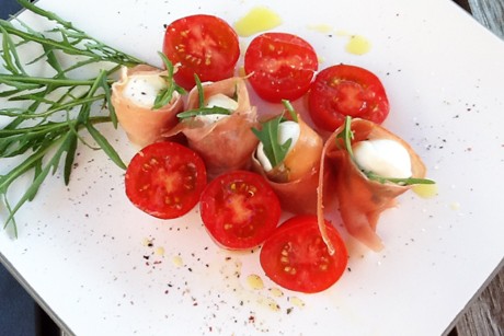 Prosciutto-Mozzarella Kugeln