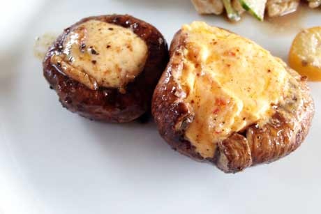 Gefüllte Champignons