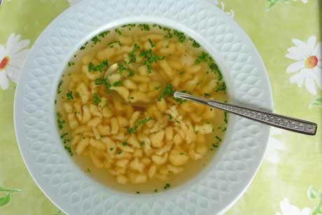 Eingetropftes mit Parmesan