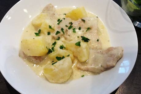 Putennaturschnitzerl in Rahmsauce mit Kartoffel