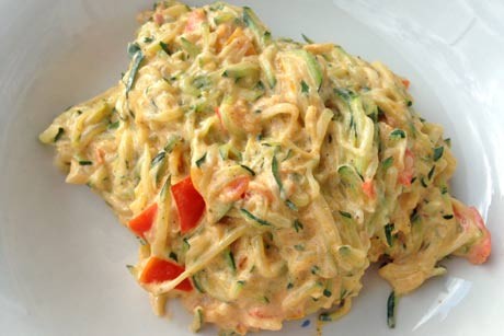 Zucchini mit Paprikasauce