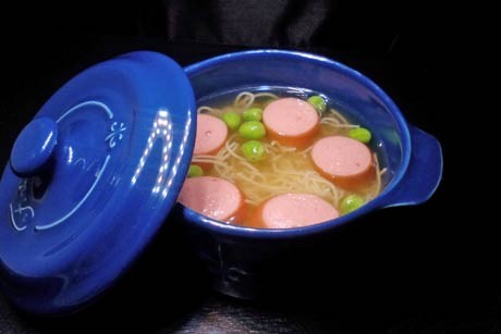 Fuxis Würstlsuppe mit Erbsen