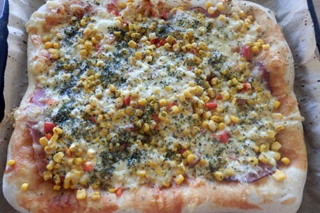 Pizza mit Dinkelmehl