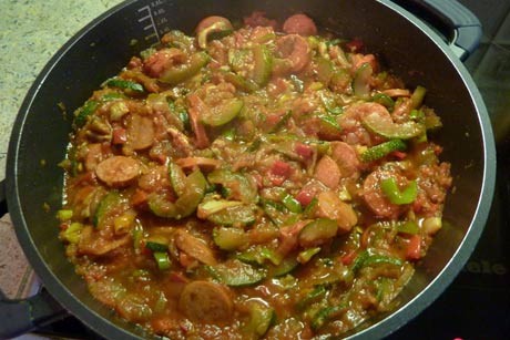 Zucchinigemüse mit Pusztawürstel