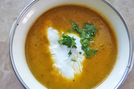Zucchini-Paradeissuppe