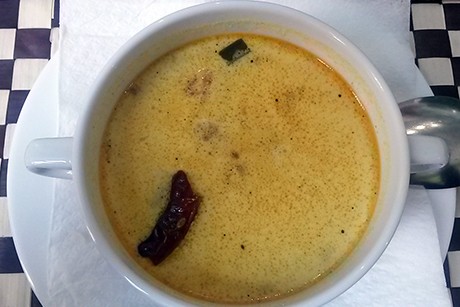 Scharfe Curry-Kokossuppe