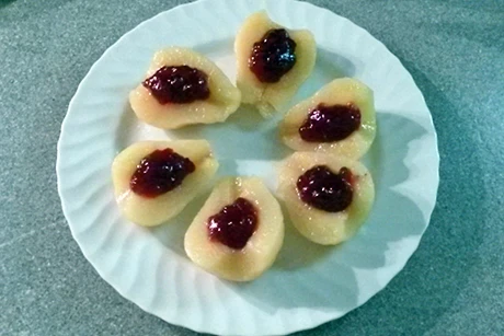 Birnen mit Preiselbeeren