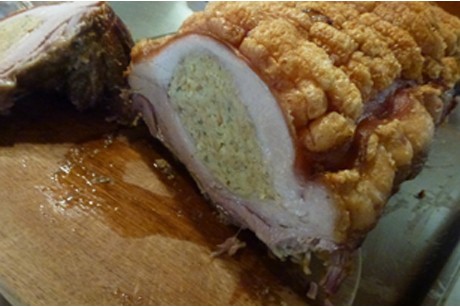 Gefüllter Schweinebauch