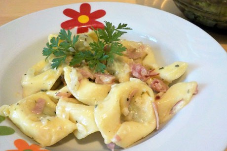 Tortellini in Schinkenoberssauce