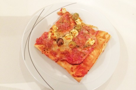 Pizza mit Schafskäse