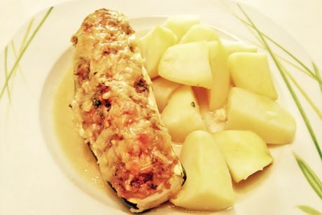 Gefüllte Zucchini