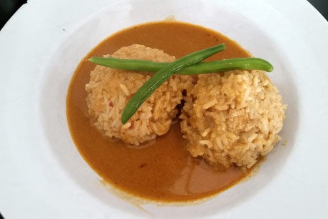 Reisfleisch mit Soße