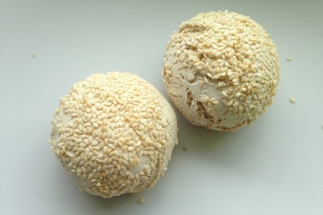 Glutenfreies Sesambrötchen