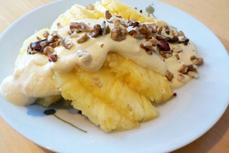 Ananas mit Joghurt