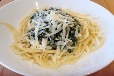 Spaghetti mit Mangoldsauce
