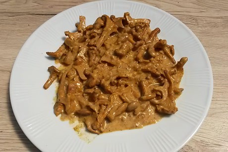 Eierschwammerl-Gulasch