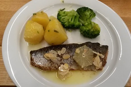 Forelle mit Mandelbutter