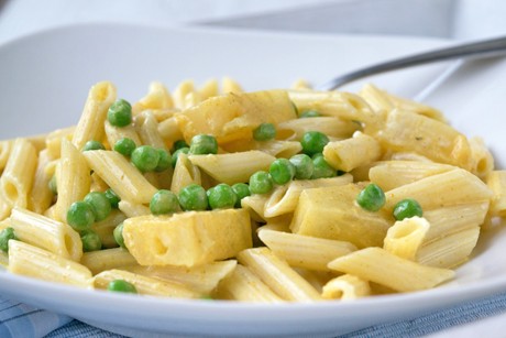 Nudelsalat mit Ananas