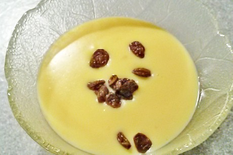 Vanillepudding mit Grapparosinen