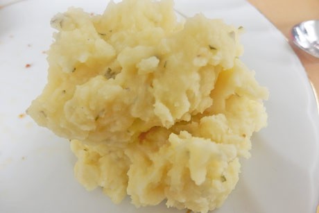 Kartoffelpüree mit Kräuterbutter
