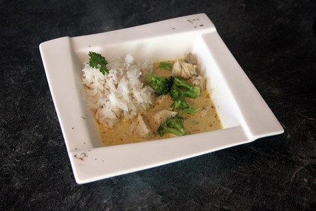 Putencurry mit Brokkoli