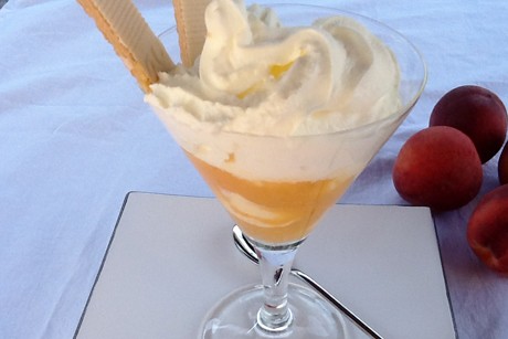 Pfirsich Eisbecher