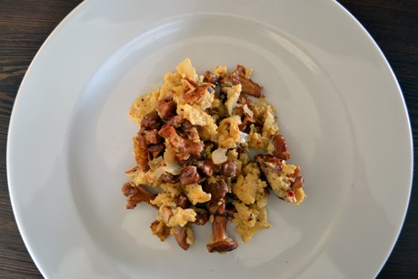 Eierschwammerl mit Eierspeise