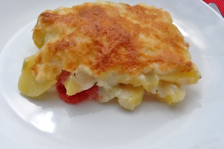 Kartoffelgratin mit Tomaten