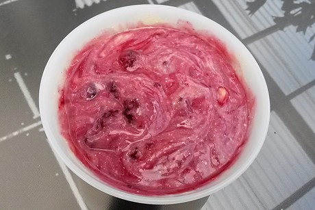 Marmorierte Brombeercreme