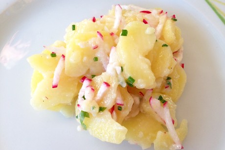 Kartoffelsalat mit Radieschen