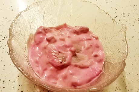 Heringssalat mit Preiselbeeren