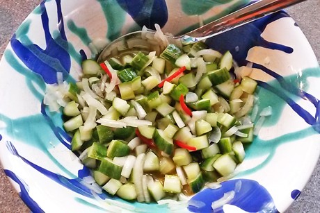 Gurkensalat mit Chili