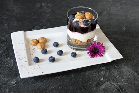 Amarettini-Heidelbeer-Dessert
