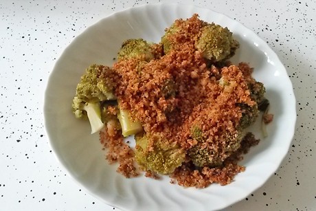 Brokkoli mit Butterbrösel