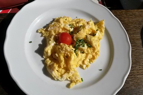 Getrüffelte Eierspeise