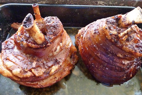 Gebratene Schweinestelze