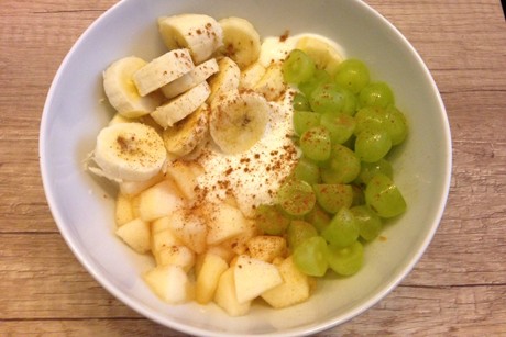 Dreierlei Früchte mit Joghurt