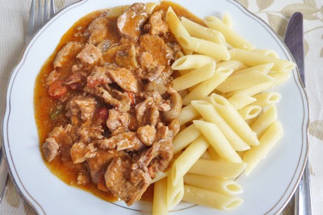 Pikantes Schweinsgeschnetzeltes
