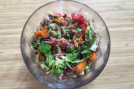 Reissalat mit Canihua und Gemüse