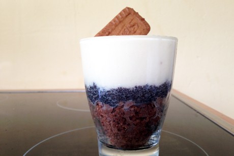 Mohn-Schichtdessert