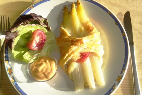 Spargel in Blätterteig