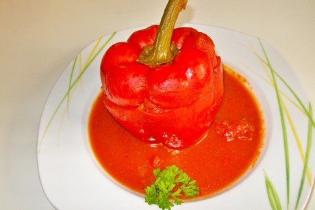 Gefüllte Paprika mit Faschiertem