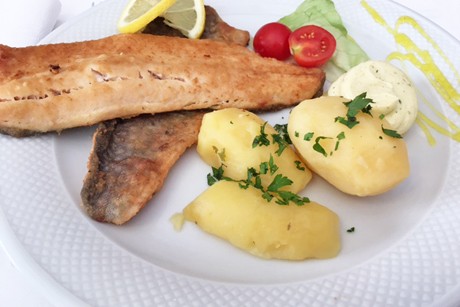 Saiblingsfilet mit Petersilienkartoffeln